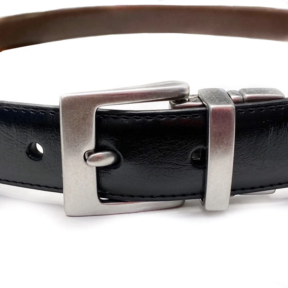 Chaps Men’s Faux Leather Reversible Belt